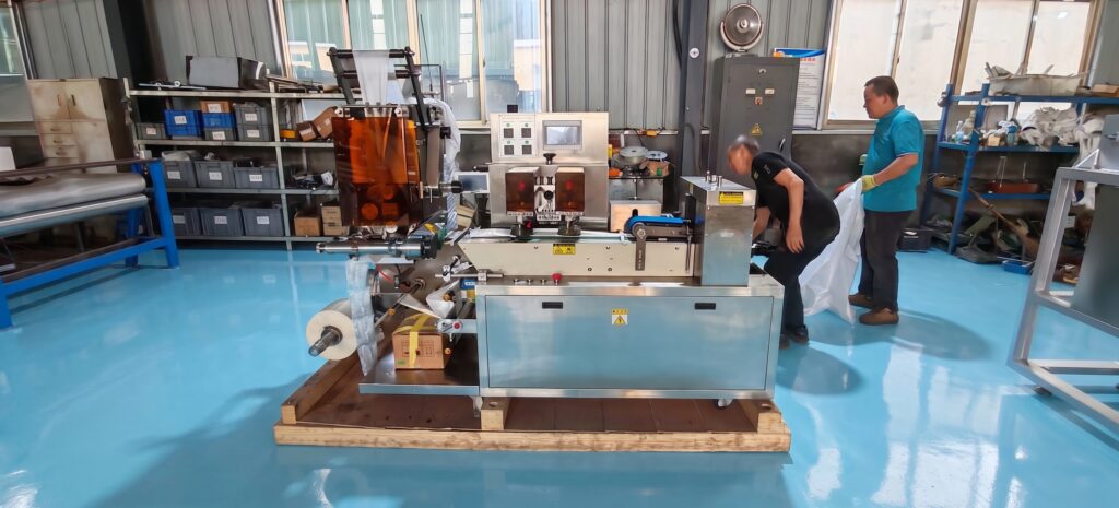 2-30 pcs wet wipes machine are shipping to abroad