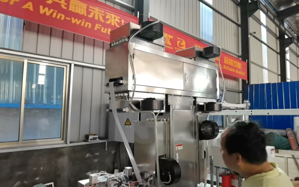 Vertical zigzag drying oven on the kaolin hemostatic gauze line