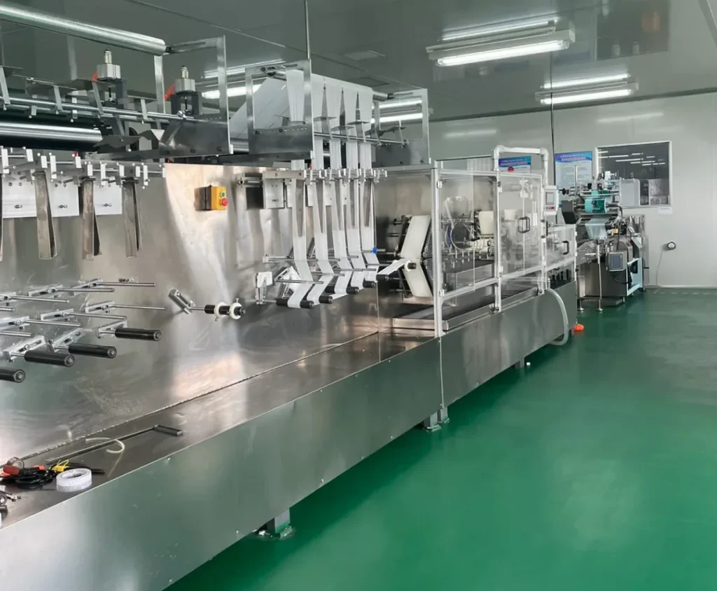 Fully automatic 12-lane wet tissue machine for high-speed baby wipes production